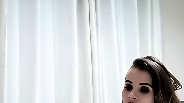 Love Chat Big Boobs Brunette Masturbating For Cam