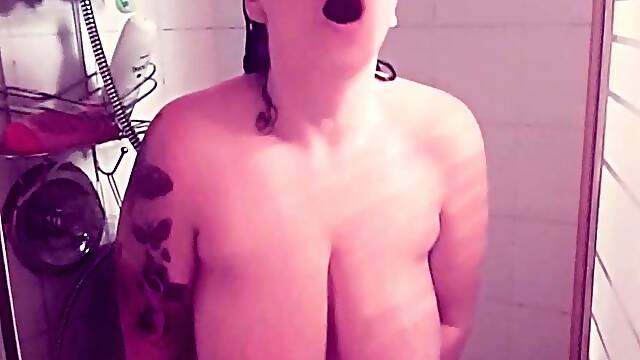 Big boobs milf masturbates with her dildo