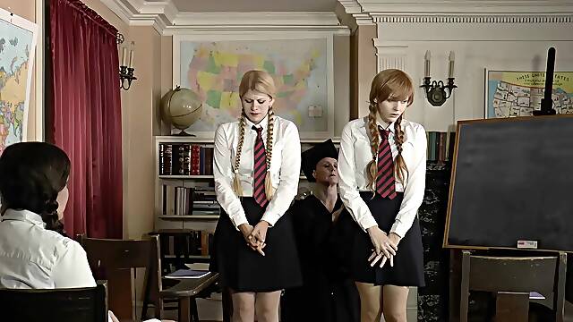 Amateur blonde and brunette lick each other