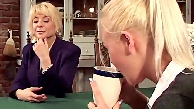 Jessie J & Nina Hartley Big Ass – Girls Eat Pussy Until They Cum