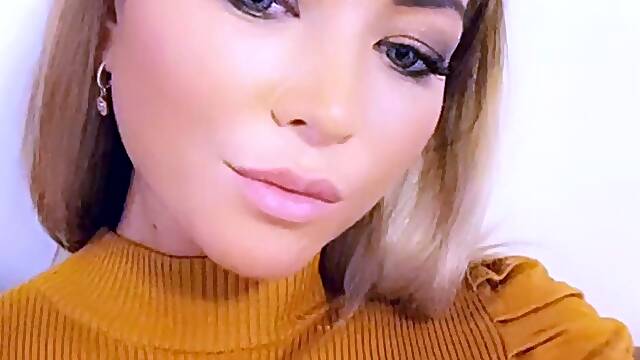 Sexy hottie Anetta Keys enjoys a solo toy masturbation