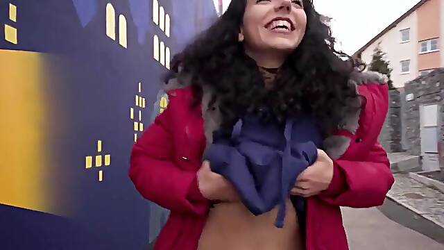 Public Agent Mini - Big dick