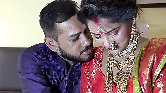 Indian Young 18 Years Old Wife Honeymoon Night First Time Sex