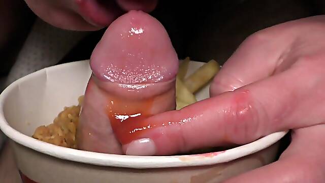 I love foreskin play and limp dick... but I love too eat cum... enjoy to my dinner