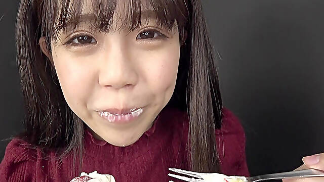 Fuu Natsuhi Chews Various Foods with Her Mouth Open for Your Delight
